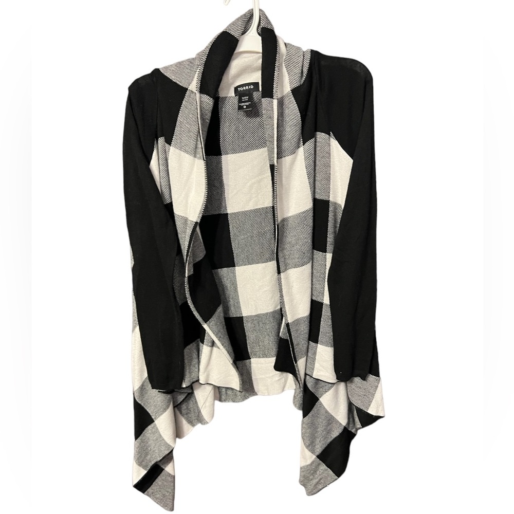 Torrid cardigan size 0 (med/large) black and white